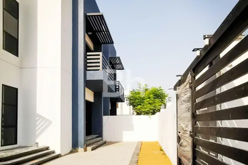 4 Bedrooms Villa in Umm Suqeim 3 Villas