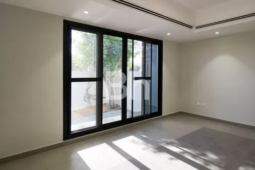 4 Bedrooms Villa in Umm Suqeim 3 Villas
