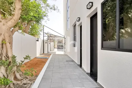 4 Bedrooms Villa in Umm Suqeim 3 Villas