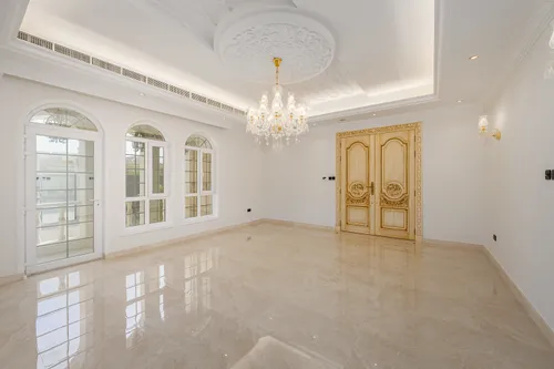 8 Bedrooms Villa in Al Khawaneej 2