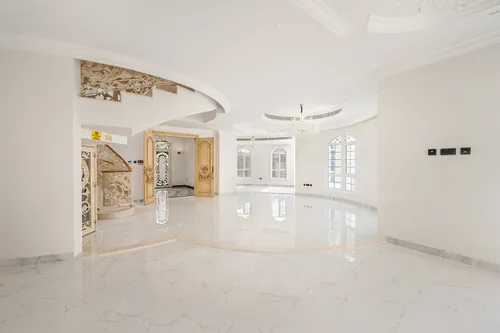 8 Bedrooms Villa in Al Khawaneej 2