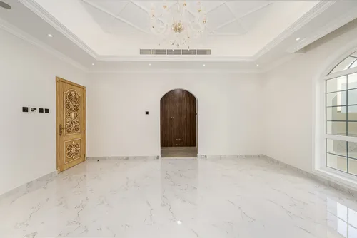 8 Bedrooms Villa in Al Khawaneej 2
