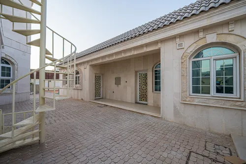 8 Bedrooms Villa in Al Khawaneej 2