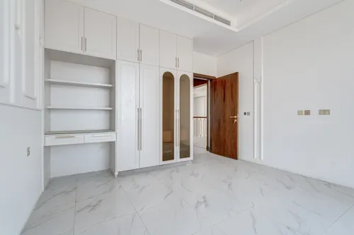 4 Bedrooms Apartment in Hoshi 1