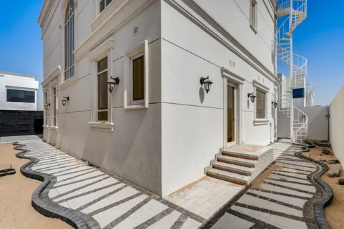 4 Bedrooms Apartment in Hoshi 1