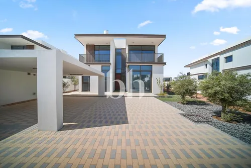 Landscaped Garden | Large V5 | Ideal location