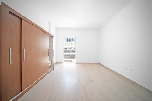 3 Bedrooms Apartment in Waters Edge