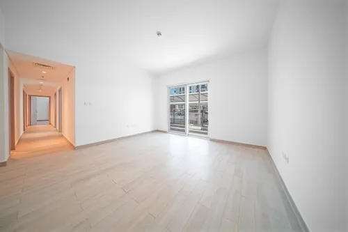 3 Bedrooms Apartment in Waters Edge