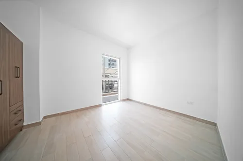 3 Bedrooms Apartment in Waters Edge