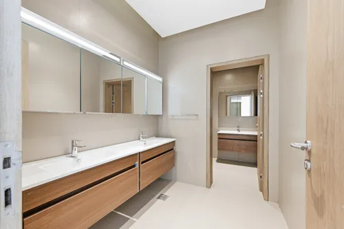 5 Bedrooms Villa in Al Khawaneej 1