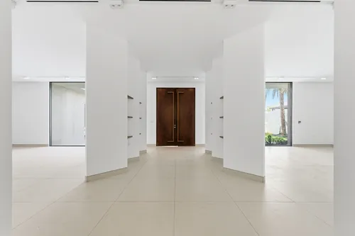 5 Bedrooms Villa in Al Khawaneej 1