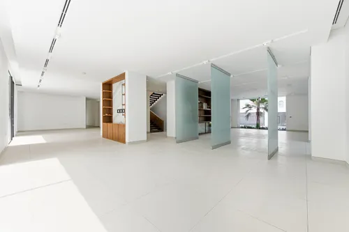 5 Bedrooms Villa in Al Khawaneej 1