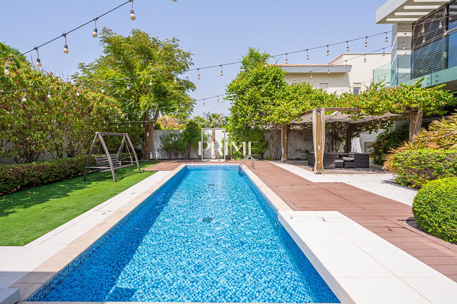 5 Bedrooms Villa in District One Villas