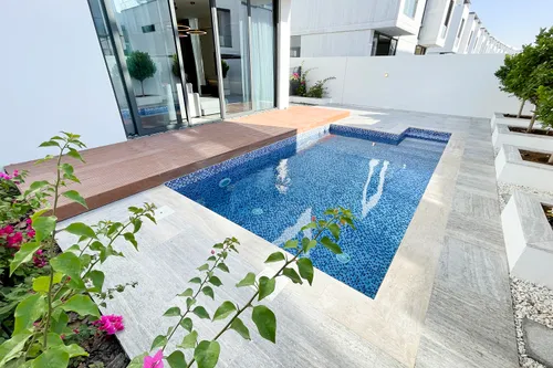 4 Bedrooms Villa in Sun Island