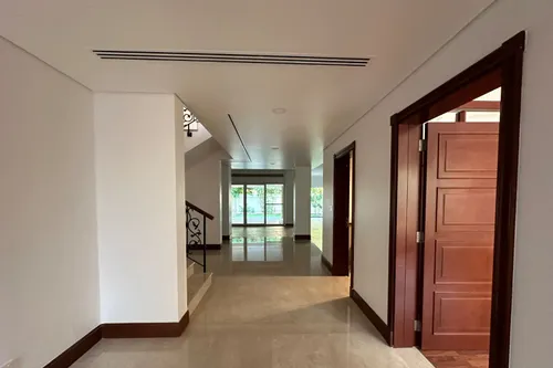 5 Bedrooms Villa in Umm Suqeim 1 Villas