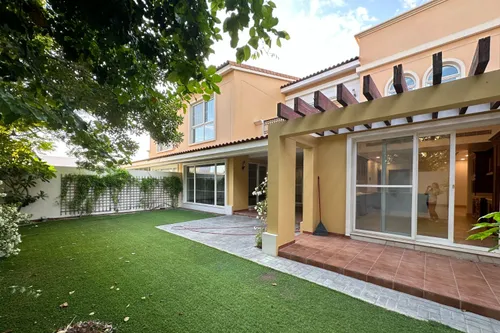 5 Bedrooms Villa in Umm Suqeim 1 Villas
