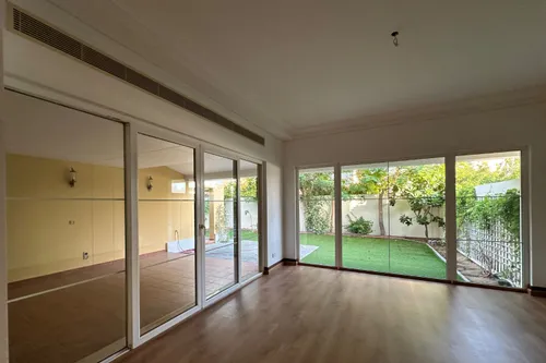 5 Bedrooms Villa in Umm Suqeim 1 Villas
