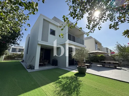 Extended Living Area | Corner | Big Plot