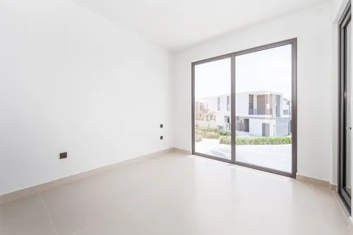 4 Bedrooms Townhouse in Aura 1