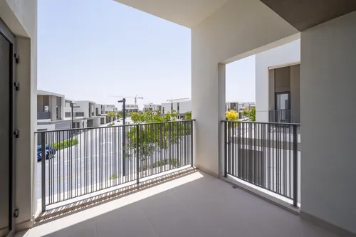 4 Bedrooms Townhouse in Aura 1