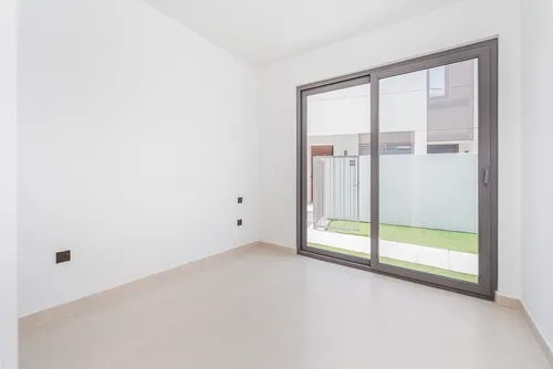 4 Bedrooms Townhouse in Aura 1