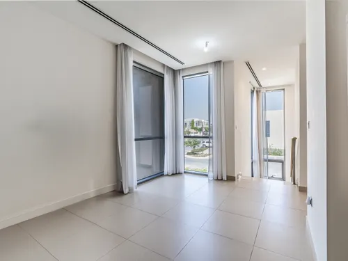 5 Bedrooms Villa in Sidra Villas I