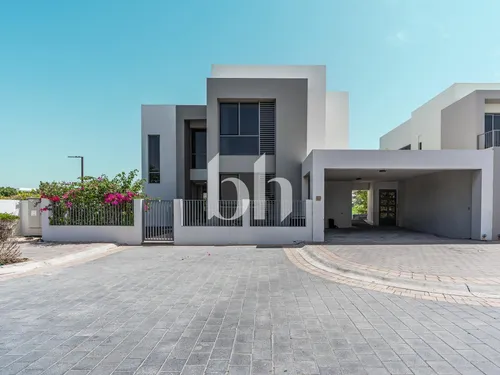 Cheapest E5 On The Market | Well Located