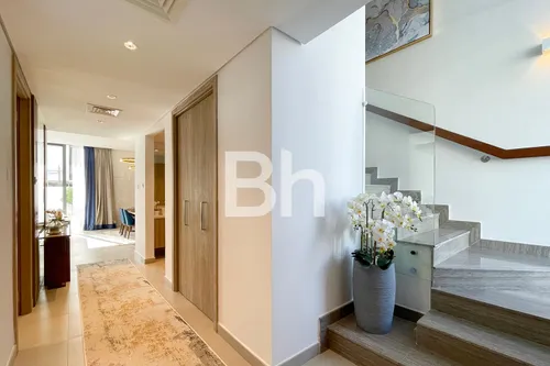 Ready to Move | Freehold | Flexible for Investors