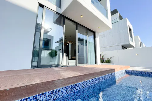 4 Bedrooms Villa in Sun Island
