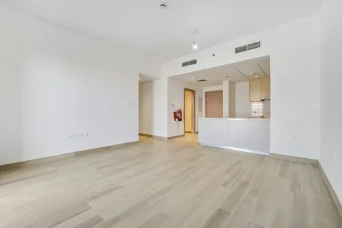 2 Bedrooms Apartment in Waters Edge