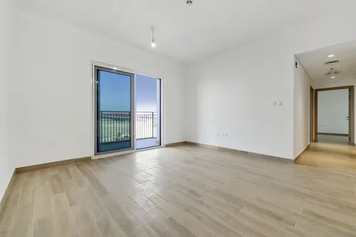2 Bedrooms Apartment in Waters Edge
