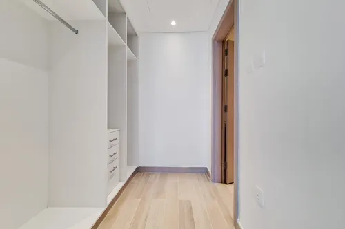 2 Bedrooms Apartment in Waters Edge