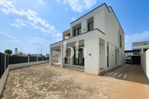 Large Plot And Corner Unit | Panoramic View