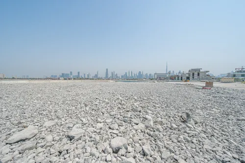  Land in La Mer South Island