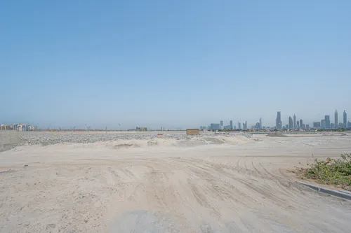  Land in La Mer South Island