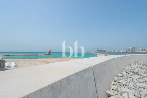 Ocean Front | Corner Plot | For Luxury Villa