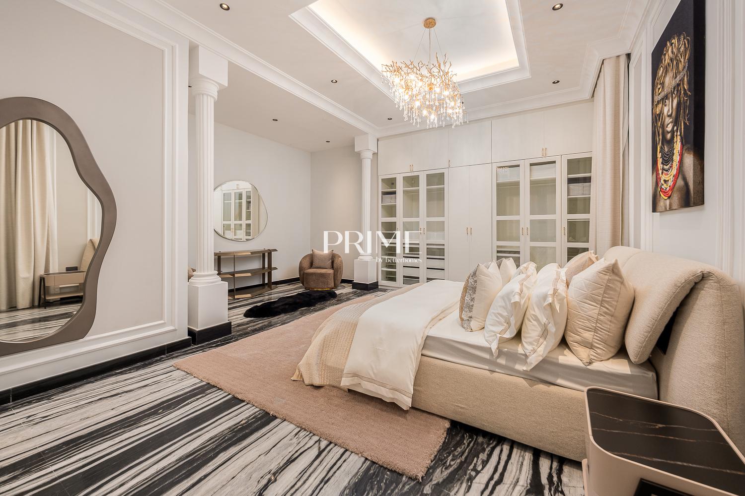 7 Bedrooms Villa in Sector P