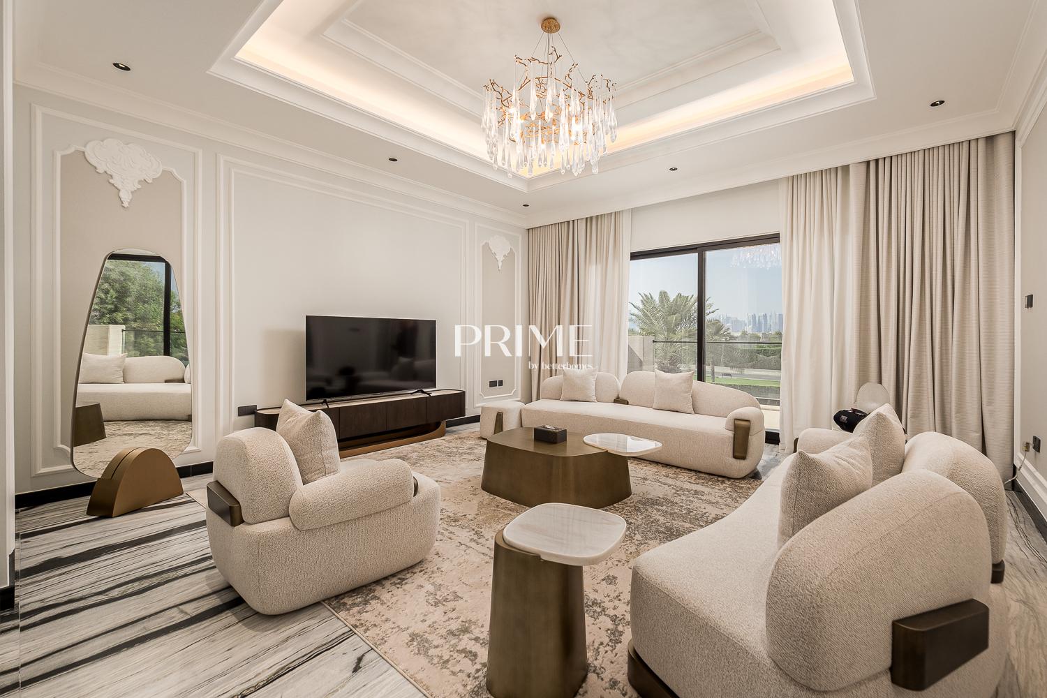 7 Bedrooms Villa in Sector P