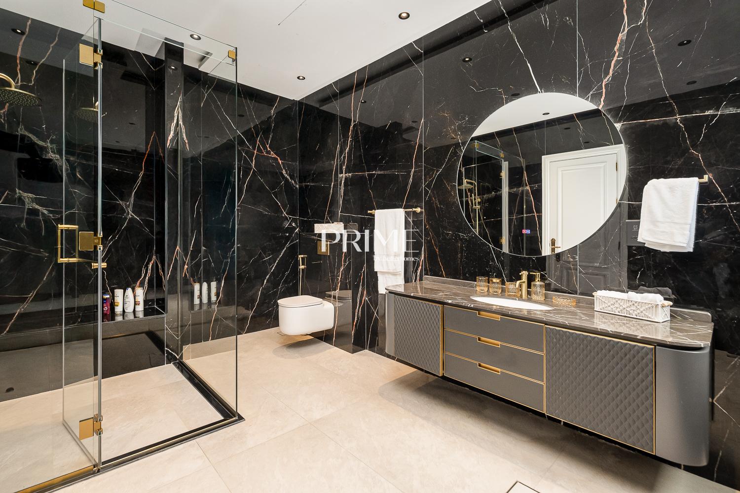 7 Bedrooms Villa in Sector P