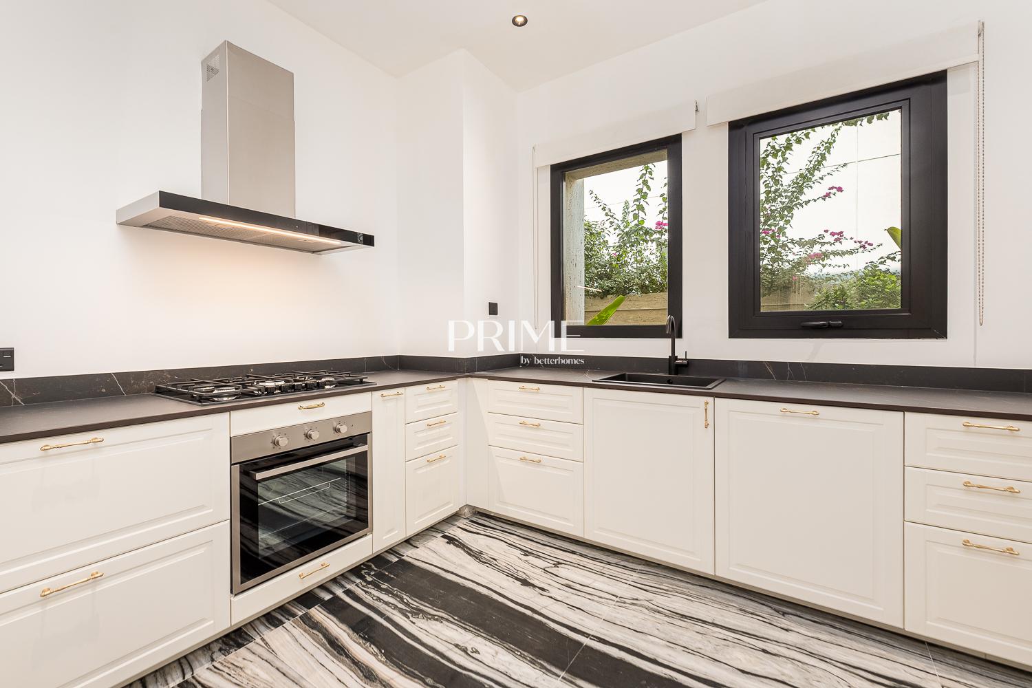 7 Bedrooms Villa in Sector P