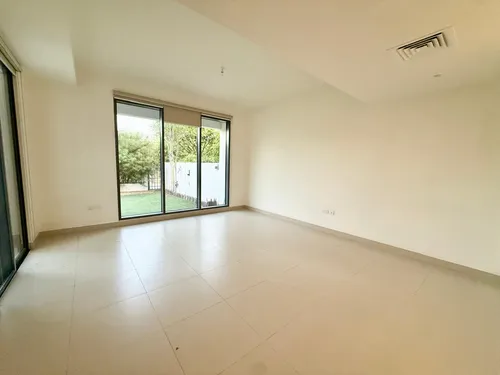 3 Bedrooms Villa in Maple 3