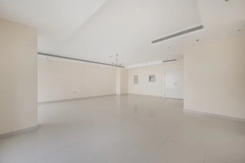 4 Bedrooms Apartment in Dubai Star