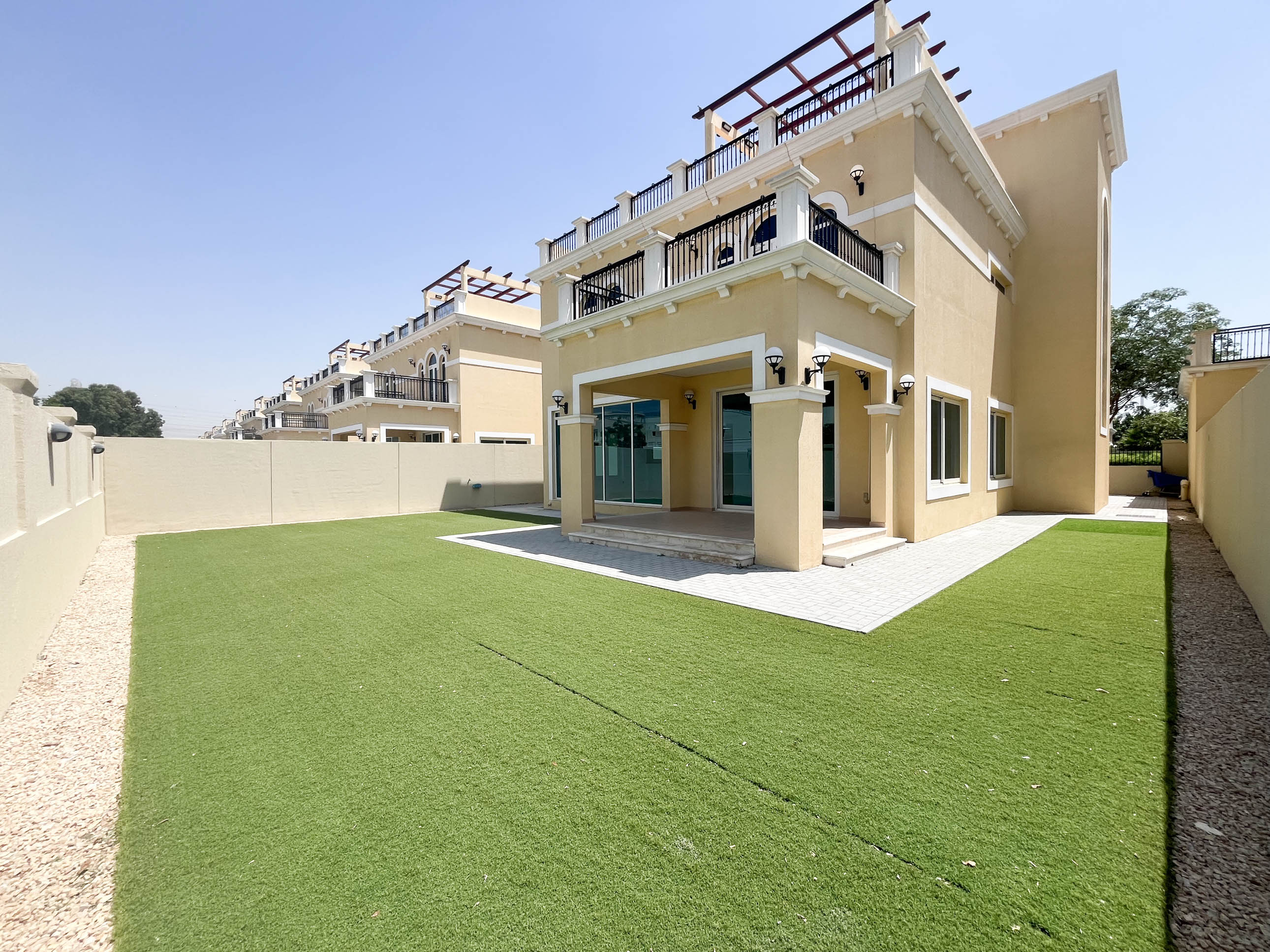 4 Bedrooms Villa in Jumeirah Park Homes