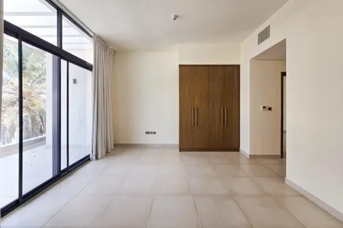 4 Bedrooms Villa in West Yas