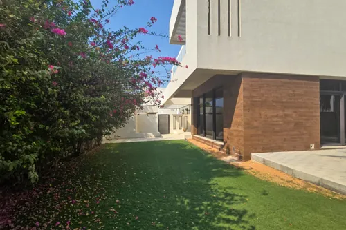 4 Bedrooms Villa in West Yas