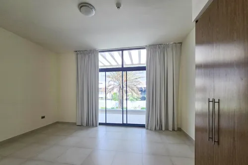 4 Bedrooms Villa in West Yas