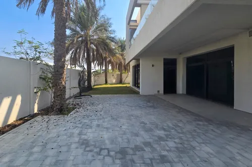 4 Bedrooms Villa in West Yas