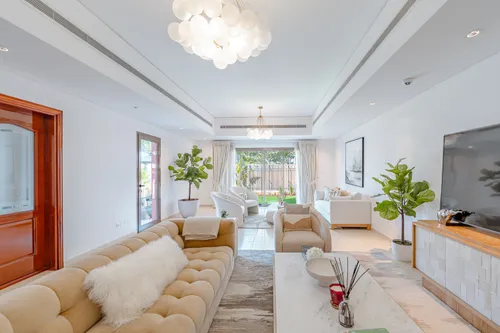 Bigger Layout | Community Living | Single Row