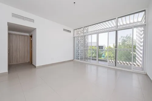 4 Bedrooms Villa in Arabella Townhouses 2