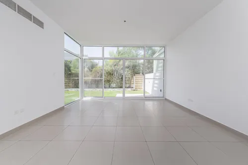 4 Bedrooms Villa in Arabella Townhouses 2